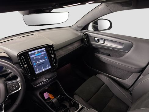 Certified 2023 Volvo C40 P8 Recharge Plus AWD/4WD image 21