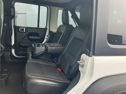 Used 2020 Jeep Wrangler Unlimited Sport image 32