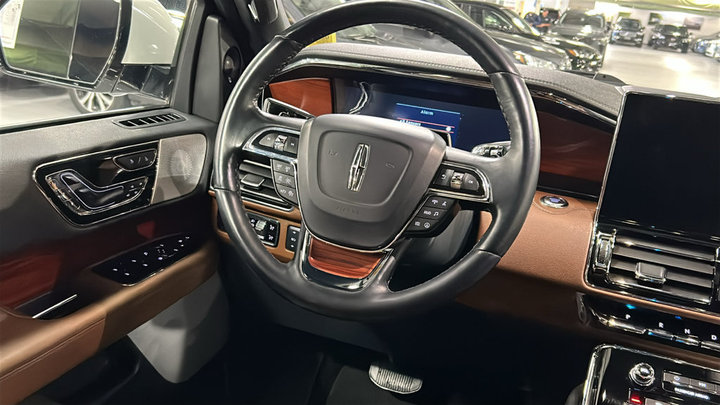 Used 2024 Lincoln Navigator Reserve AWD/4WD image 23
