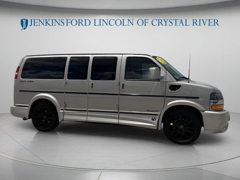 Used 2021 Chevrolet Express 2500 RWD image 2