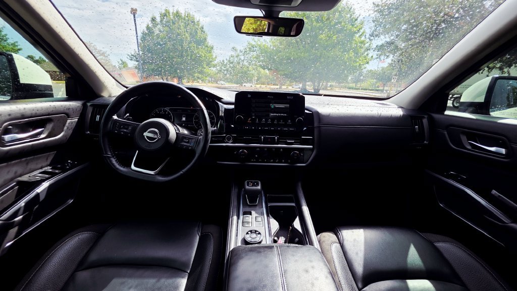 Used 2024 Nissan Pathfinder SL AWD/4WD image 17
