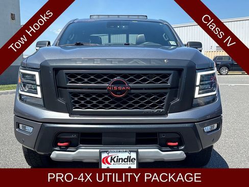 Used 2023 Nissan Titan PRO-4X w/ Pro-4x Convenience Package AWD/4WD image 2