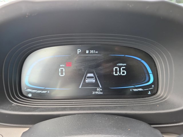 Used 2025 Hyundai Venue SEL FWD image 13