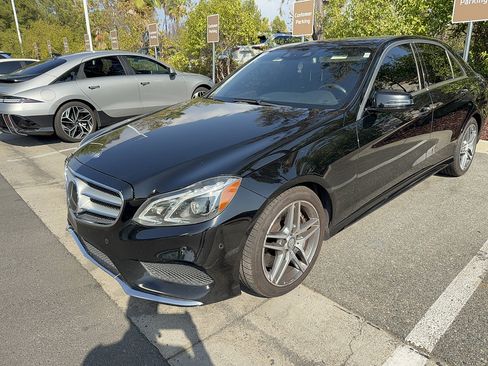 Used 2014 Mercedes-Benz E 550 4MATIC Sedan image 4