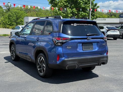 Used 2025 Subaru Forester Limited AWD/4WD image 3