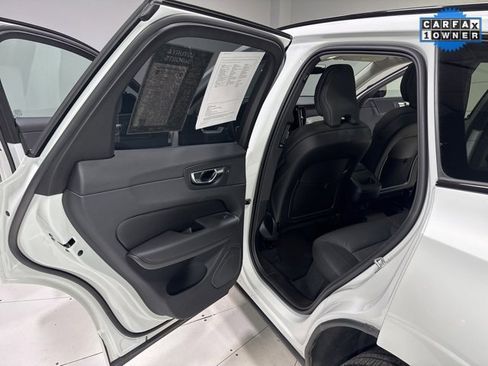 Used 2025 Volvo XC60 B5 Plus image 22