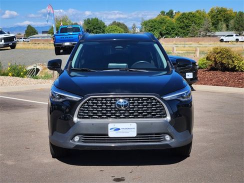 Used 2023 Toyota Corolla Cross XLE image 5