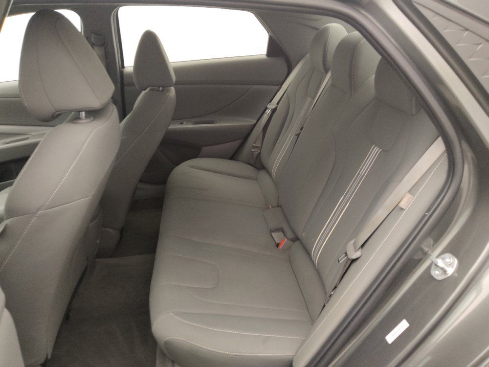 Used 2024 Hyundai Elantra SEL FWD image 18