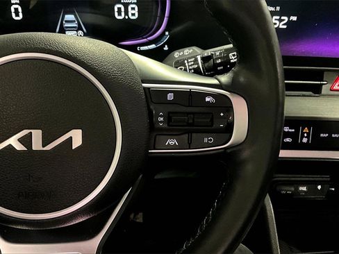 Used 2023 Kia Sportage EX image 12