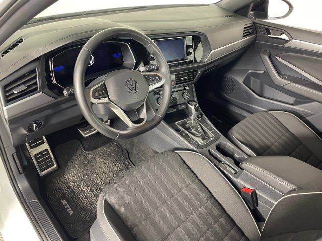 Used 2024 Volkswagen Jetta Sport FWD image 3