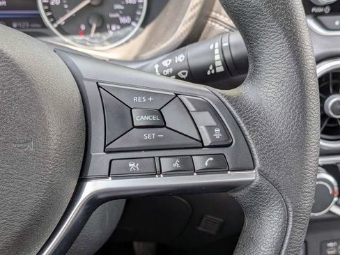 Used 2024 Nissan Sentra SV FWD image 26