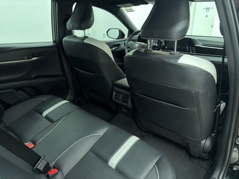 Used 2025 Toyota Camry SE image 23