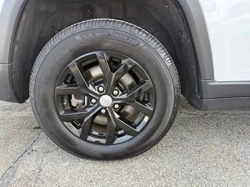 Used 2022 Jeep Grand Cherokee L Limited image 12