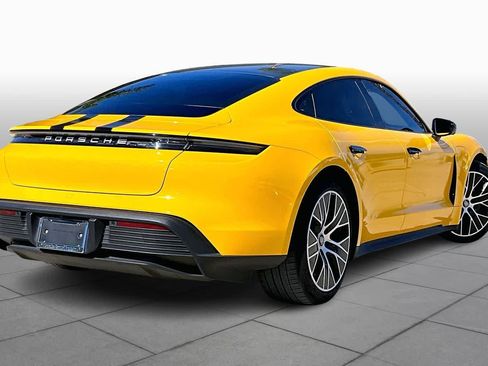 Used 2022 Porsche Taycan image 12