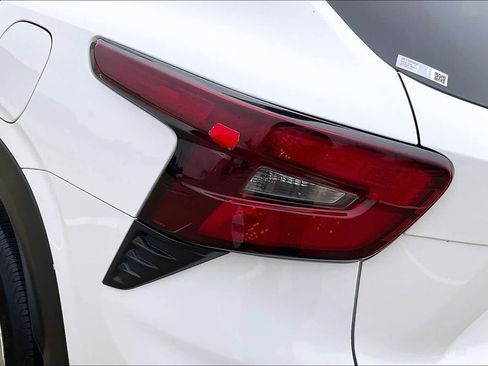 Used 2024 Chevrolet Trax LS w/ LS Convenience Package image 30