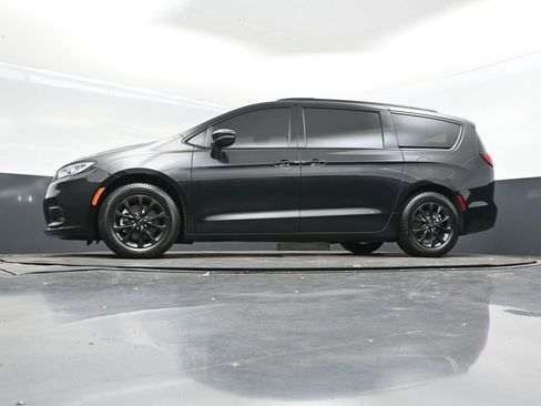 Used 2022 Chrysler Pacifica Touring-L w/ S Appearance Package image 40