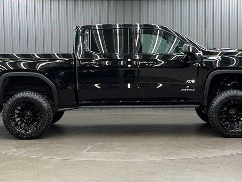 Used 2026 GMC Sierra 1500 AT4 w/ AT4 Premium Package AWD/4WD image 6