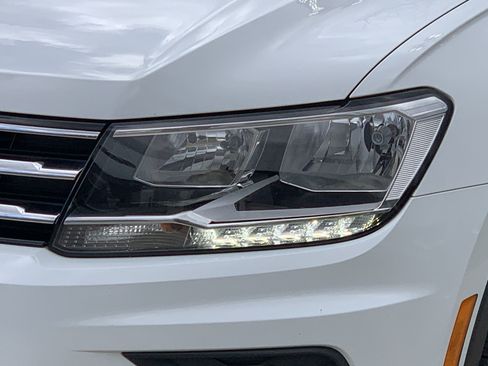 Used 2020 Volkswagen Tiguan SE w/ Panoramic Sunroof Package image 6