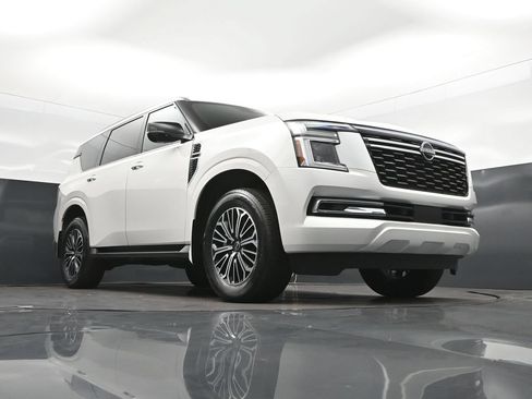 Used 2025 Nissan Armada SL w/ Captain's Chari Seat Package AWD/4WD image 44