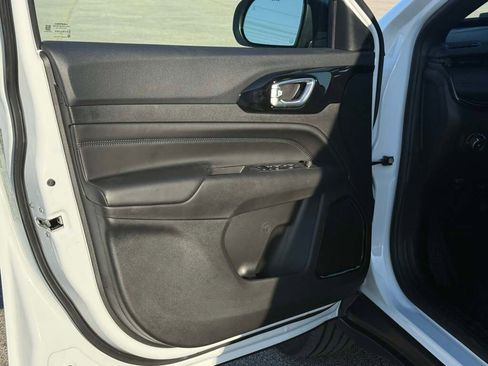 New 2026 Jeep Compass Latitude image 26