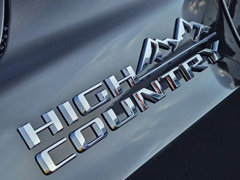 New 2026 Chevrolet Suburban High Country w/ Sun And Tow Package AWD/4WD image 14