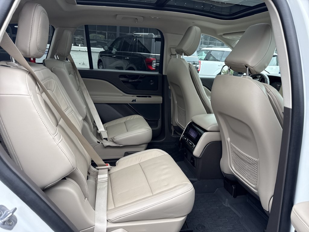 Used 2023 Lincoln Aviator Reserve w/ Elements Package Plus AWD/4WD image 34