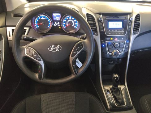 Used 2017 Hyundai Elantra GT image 22