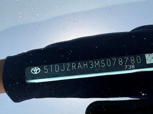 Used 2021 Toyota Highlander XSE FWD image 20