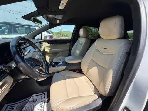 Used 2019 Cadillac XT5 FWD image 9