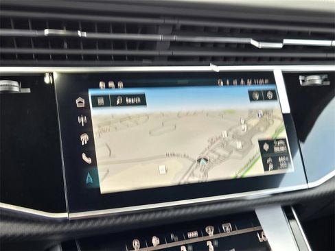 New 2025 Audi RS Q8 performance image 21