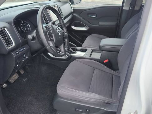 Used 2024 Nissan Frontier SV w/ SV Convenience Package AWD/4WD image 17