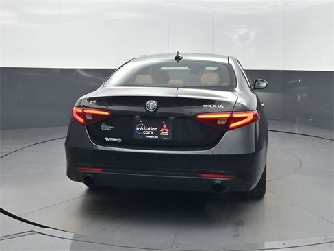 Used 2022 Alfa Romeo Giulia Ti image 32