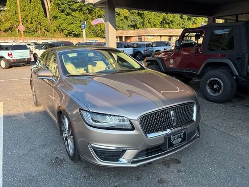 Used 2019 Lincoln MKZ Reserve w/ Reserve Plus Package FWD image 1