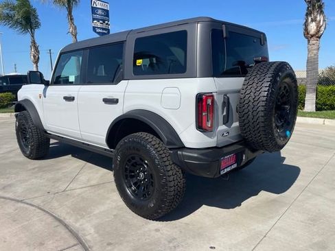 New 2026 Ford Bronco Badlands w/ Sasquatch Package image 3