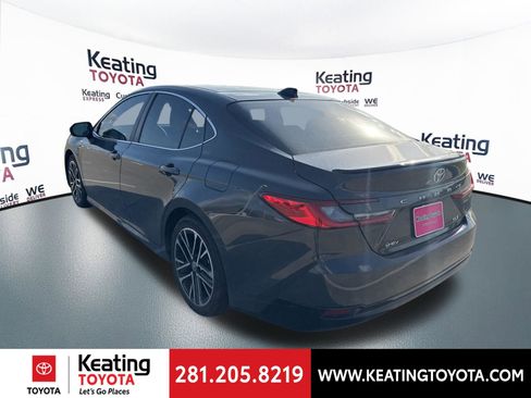 Used 2025 Toyota Camry XLE image 5