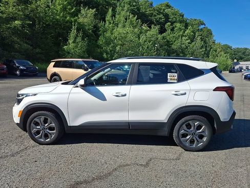 Used 2024 Kia Seltos S AWD/4WD image 2