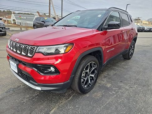 Certified 2025 Jeep Compass Limited image 11