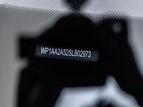 Certified 2025 Porsche Macan image 34