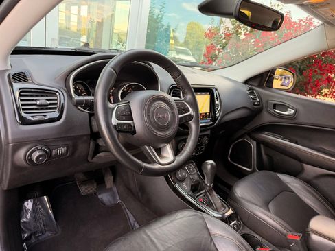 Used 2018 Jeep Compass Limited w/ Navigation Group AWD/4WD image 13