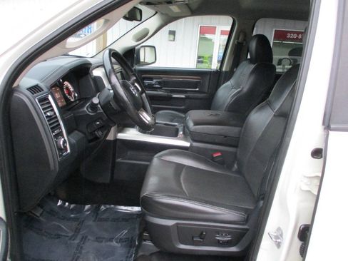 Used 2016 RAM 1500 Laramie w/ Convenience Group AWD/4WD image 17