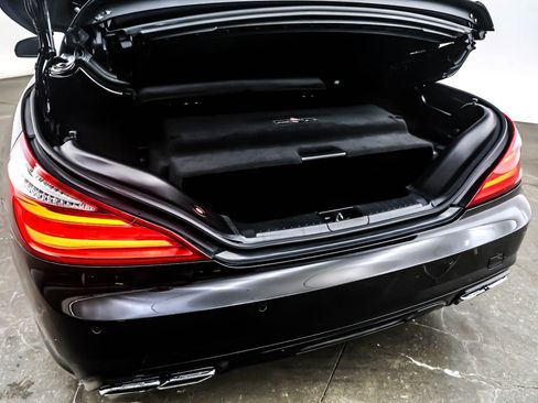 Used 2013 Mercedes-Benz SL 63 AMG w/ Premium Pkg image 22