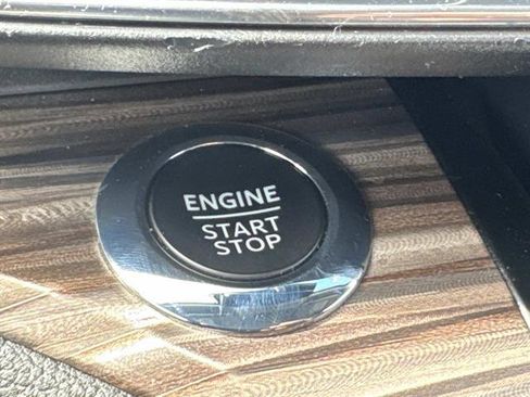 Certified 2022 Ford Explorer Limited w/ Limited Technology Package image 19