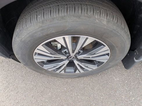 Used 2023 Nissan Rogue SV image 27