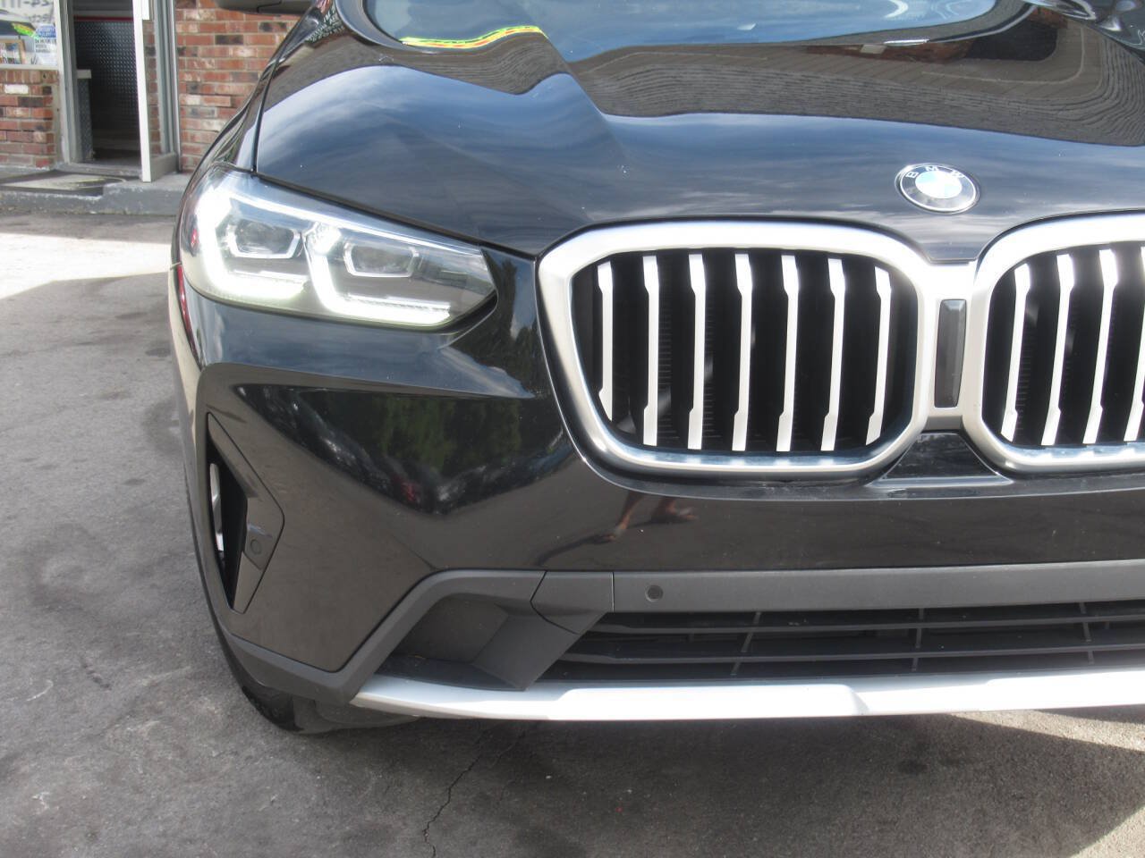 Used 2024 BMW X3 xDrive30i AWD/4WD image 3