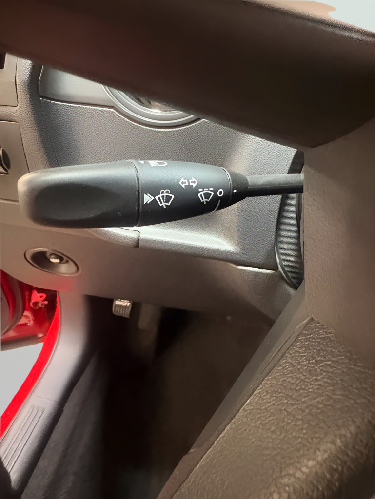 Used 2010 Dodge Challenger SE RWD image 16