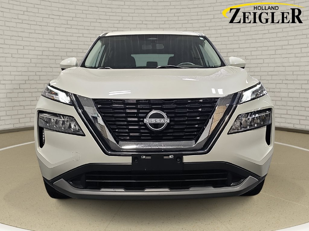 Certified 2023 Nissan Rogue SV AWD/4WD image 2