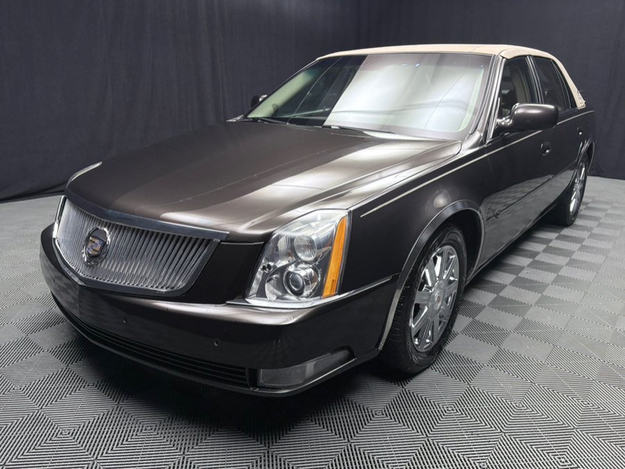 Used 2008 Cadillac DTS FWD image 2
