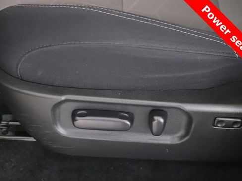 Used 2023 Toyota Tacoma TRD Off-Road image 18