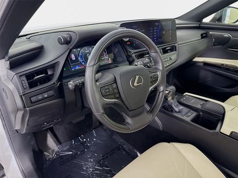 Used 2022 Lexus ES 350 Ultra Luxury w/ Accessory Package 2 FWD image 10