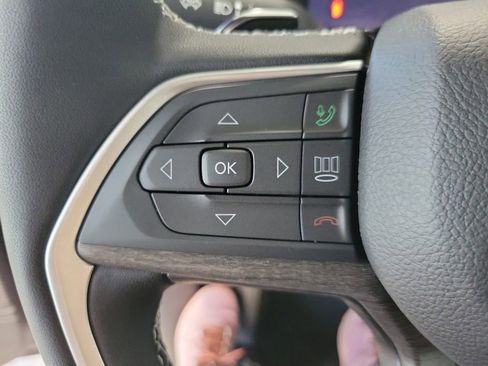 New 2025 Jeep Grand Cherokee Limited image 12